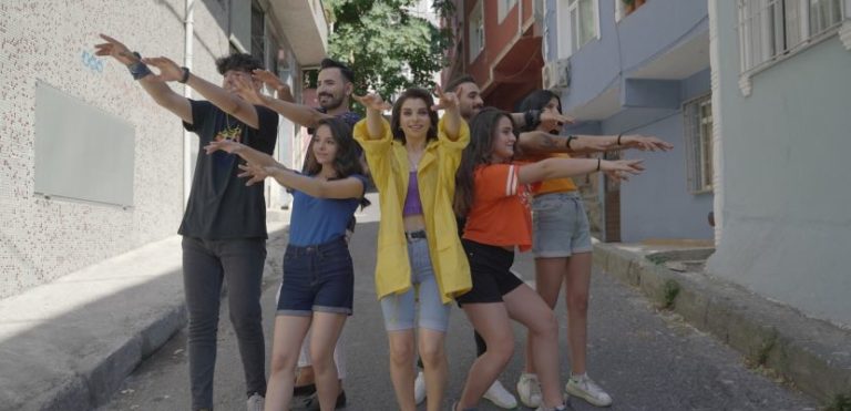 MorNarpin & Yeşil Kasaba “Yağmur Yağmur” ile zirveyi zorluyor