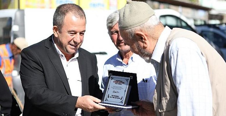 96 yaşındaki zeytinciye onur plaketi