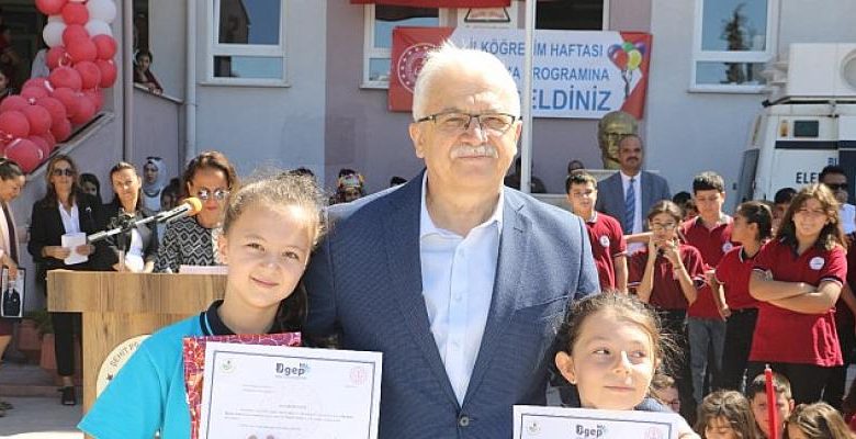 İlköğretim Haftası Burhaniye’de Kutlandı