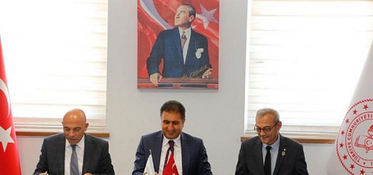 İzmir İl Milli Eğitim Müdürlüğü, İzmir İl Emniyet Müdürlüğü ve TEMŞAD arasında ‘İşbirliği Protokolü’ İmzalandı İzmir İl Milli Eğitim Müdürlüğü, İzmir İl Emniyet Müdürlüğü ve TEMŞAD arasında ‘İşbirliği Protokolü’ İmzalandı