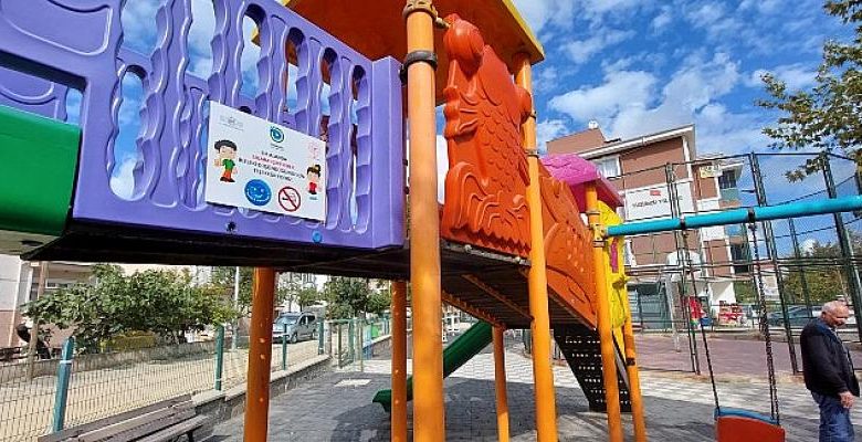 Malkara’da parklara tütün mamülleri konusunda uyarı tabelaları konuluyor