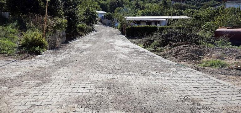 Mudanya’da Parke Kaplama ve Yol Çalışmaları Sürüyor Mudanya’da Parke Kaplama ve Yol Çalışmaları Sürüyor