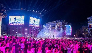 Tarkan’la İzmir’in kurtuluşunun 100. yılında tarihe geçen kutlama yapıldı
