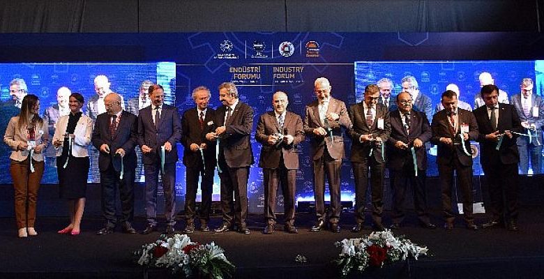 Bakan Mustafa Varank 15. Ankiros-Turkcast Fuarının açılışına katıldı