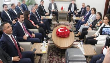 Bakan Nebati ve Bakan Kurum’dan Şanlıurfa Valiliği’ne ziyaret