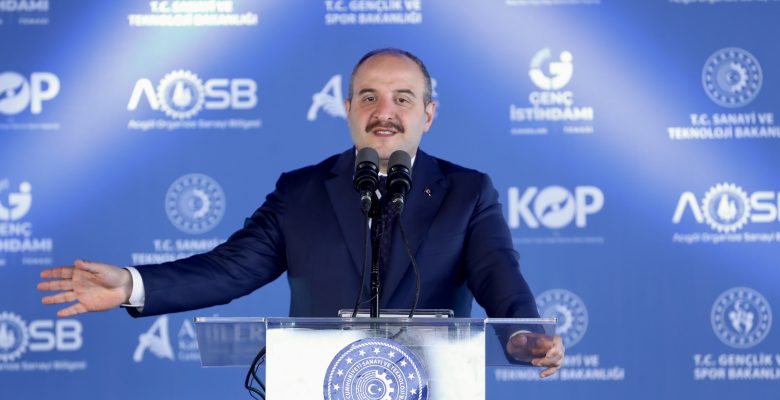 Bakan Varank: “İzmir’de yılda 2 bin megavatın üzerinde fotovoltaik güneş paneli üretecek”