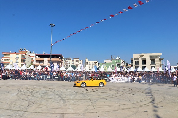 Binlerce modifiye araç tutkunu, Toroslar Otofest’te buluştu