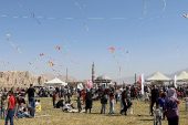 Dünya Çocuk Gününde uçurtma şenliği düzenlendi