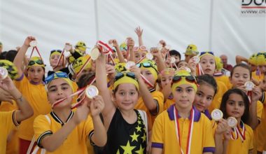 İzmit’te “29 Ekim Cumhuriyet Bayramı Yüzme Yarışları” düzenlendi