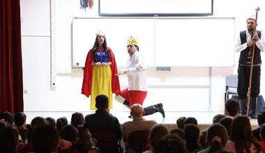 Nevşehir Belediyesi Şehir Tiyatrosu’nun Zelzele Adlı Oyunu Nar’da Sahnelendi