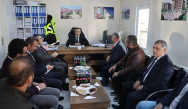 Rize Valisi Çeber, Salarha’da yapımında sona gelinen konutları inceledi