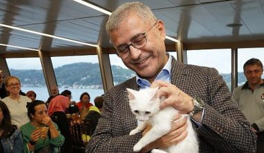 Üsküdar’da Hayvanseverler ve Minik Dostlarına Boğaz Turu