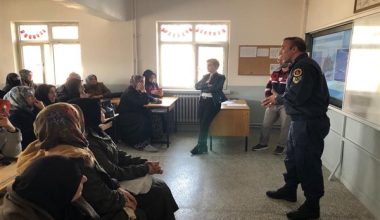Afyonkarahisar’da “En İyi Narkotik Polisi Anne” projesi semineri verildi