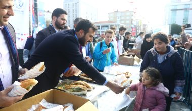 Bağcılar’da hamsi ve kemençe keyfi