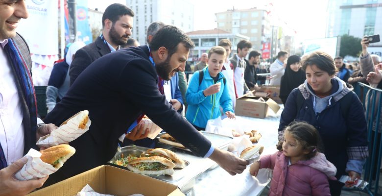 Bağcılar’da hamsi ve kemençe keyfi