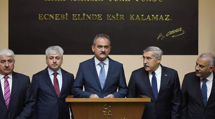 Bakan Özer’den Vali Doğan’a ziyaret