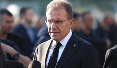 Başkan Seçer: “Atatürk’ün huzuruna kalbimiz başka, dilimiz başka çıkmadık”