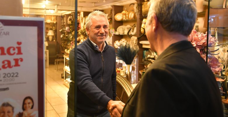 Başkan Yavaş, İzmir Caddesi esnafıyla buluştu