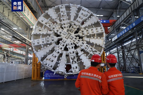 Çin’den Türkiye’ye ihraç edilecek dev tünel delme makinesi üretim hattından çıktı