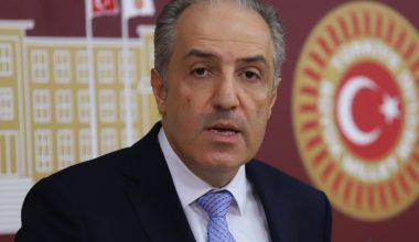 DEVA’lı Yeneroğlu: “Aleviler cemevlerinin ibadethane olarak görülmesini istiyor” DEVA’lı Yeneroğlu: “Aleviler cemevlerinin ibadethane olarak görülmesini istiyor”