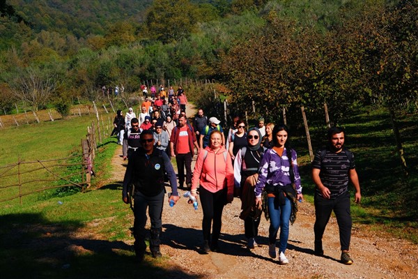 Doğa Yürüyüşleri’nde son rota Elmalı ve Aslanlar Göleti oldu