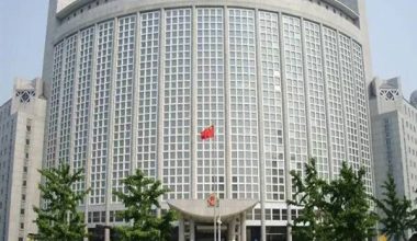 “El Salvador tarihin doğru tarafında yer almayı seçti”