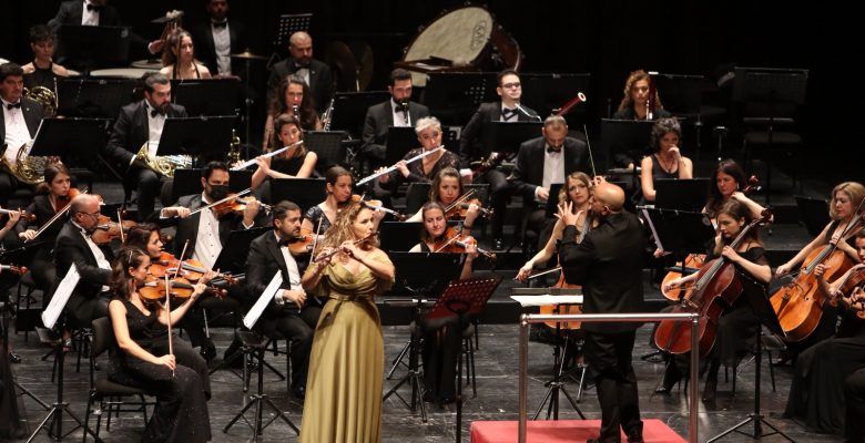 Eskişehir Senfoni Orkestrası, Aslıhan And ile bir konser verdi