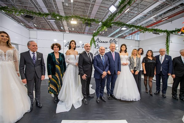 IF Wedding Fashion İzmir kapılarını açtı