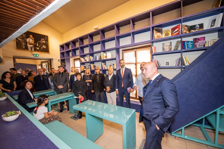 İzmir’de “Müzik Kütüphanesi” hizmete açıldı