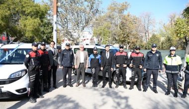 Keşan’da belediyeden emniyete 2 hibe araç desteği