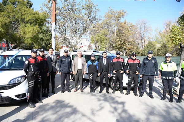 Keşan’da belediyeden emniyete 2 hibe araç desteği