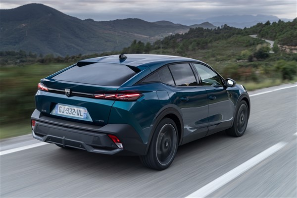 Yeni Peugeot 408, 2023’te Türkiye’de