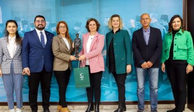 Yeşilay, Eskişehir Belediyesine bağımlılığa karşı ortak mücadele için ziyaret etti