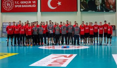 A Milli Erkek Hentbol Takımı, hazırlık kampı devam ediyor
