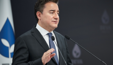 Babacan: “Hükümet giderayak paniğe girdi”