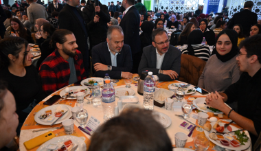 Bakan Kasapoğlu ve Başkan Aktaş gençlerle buluştu