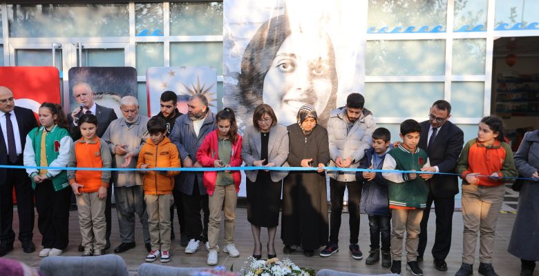 Başkan Şahin: “Bu milletin çocukları Ayşenur öğretmeni unutmayacak”