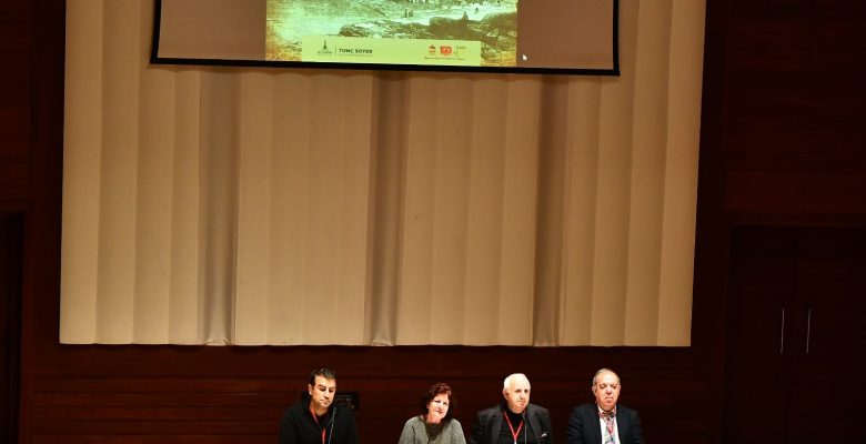“İzmir’in Yüz Yılı Sempozyumu” başladı
