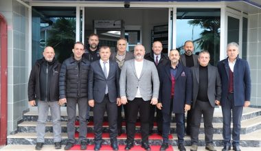 SASİAD yönetimi, Sakarya Ticaret Borsası Başkanı’nı ziyaret etti
