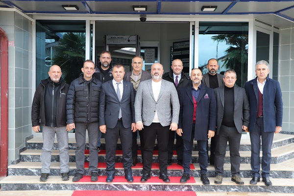 SASİAD yönetimi, Sakarya Ticaret Borsası Başkanı’nı ziyaret etti