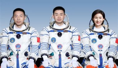 Shenzhou-14’te görevli taykonotlar uzay istasyonundan ayrıldı