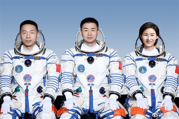 Shenzhou-14’te görevli taykonotlar uzay istasyonundan ayrıldı