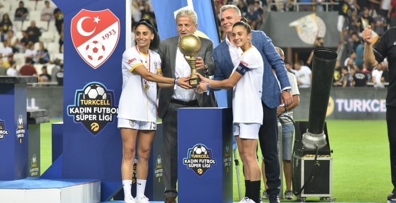 Turkcell 4 yıl daha Kadın Futbol Süper Ligi’nin isim sponsoru