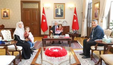 Vali Doğan, şehit ailesini makamında ağırladı