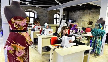 Altın iğne projesiyle kadınlara istihdam garantisi
