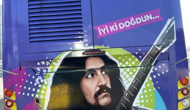 İETT aracı, Barış Manço’nun doğum yıl dönümü için tasarlandı