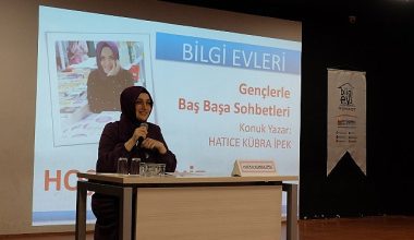 Yazar Hatice Kübra İpek Bilgi Evi Üyeleri’nin Sorularını Yanıtladı