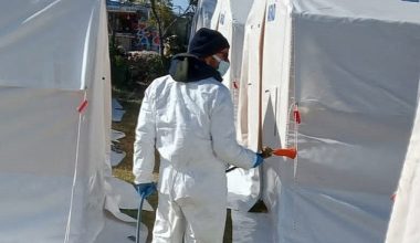 Deprem bölgesi haşere oluşumuna karşı ilaçlandı