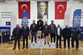 Gölcük’te Masa Tenisinin En İyi Sporsularu Belirlendi