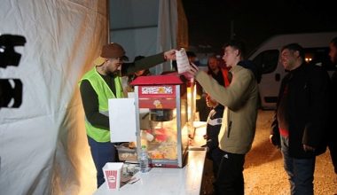 Kocaeli Şehir Tiyatroları'ndan depremzede çocuklara çizgi film gösterimi
